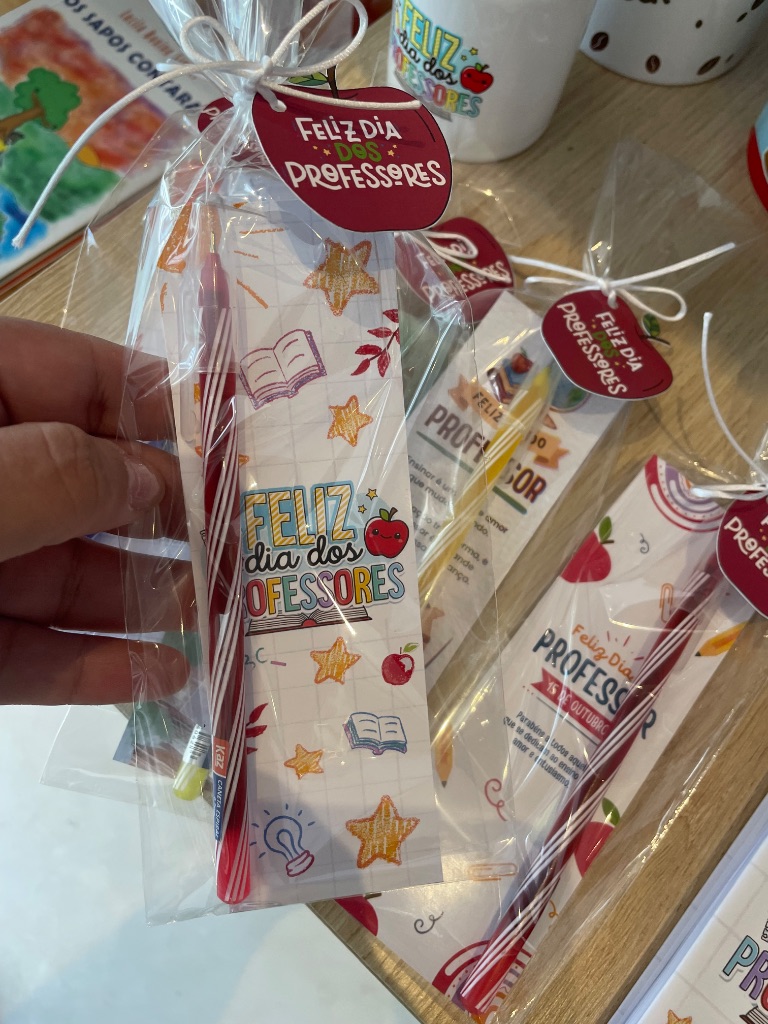 Kit de caneta e marca página